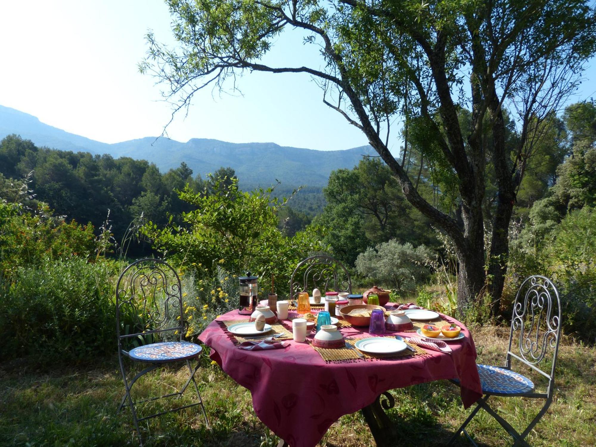 Bed and Breakfast Le Deffend Vieux Trets Exterior foto